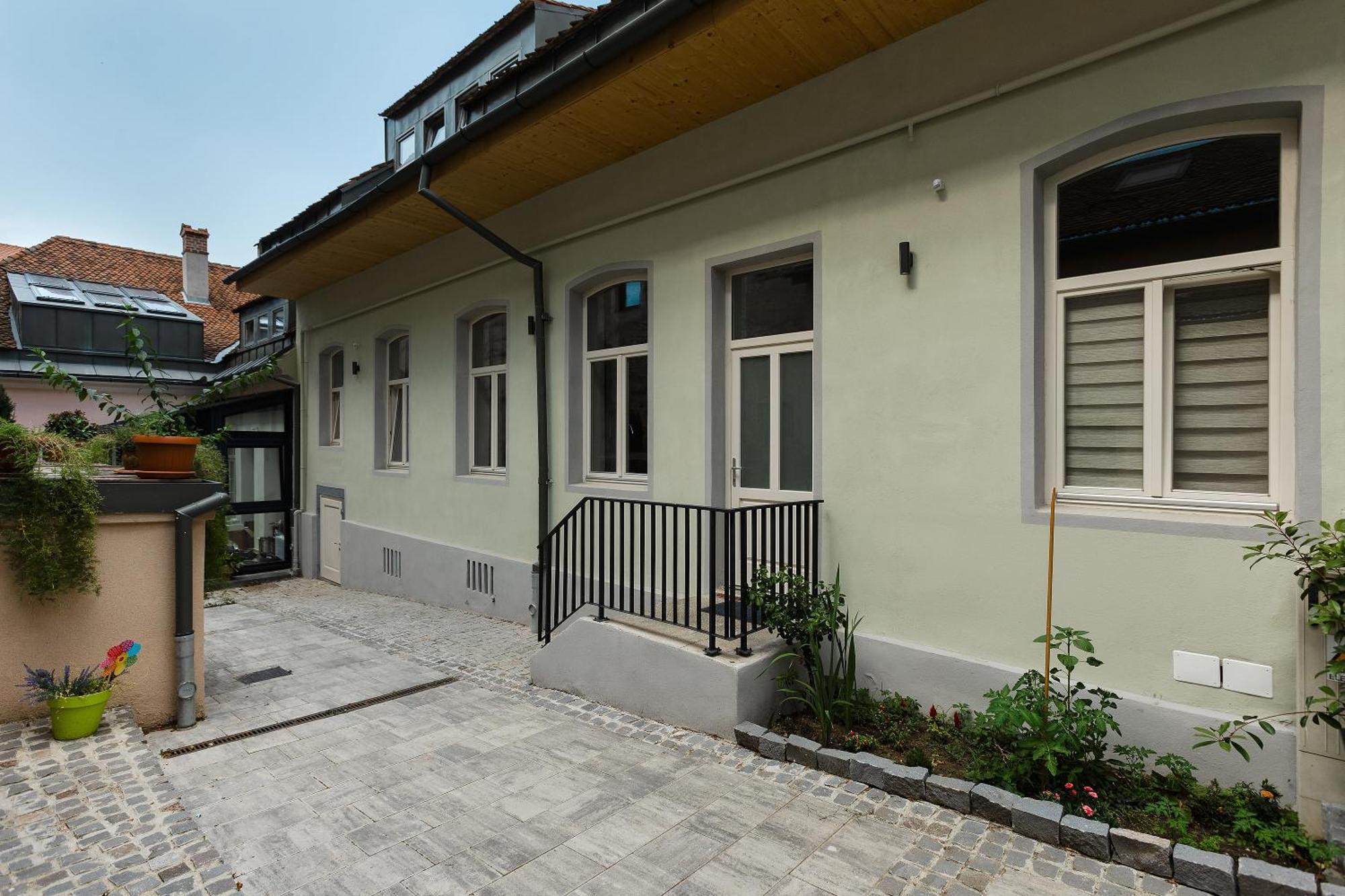 House 66 Aparthotel Brasov Luaran gambar