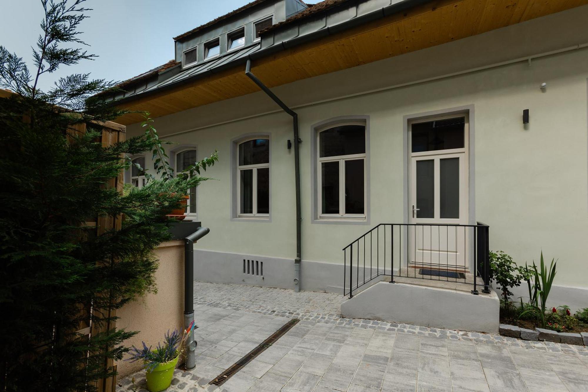 House 66 Aparthotel Brasov Luaran gambar